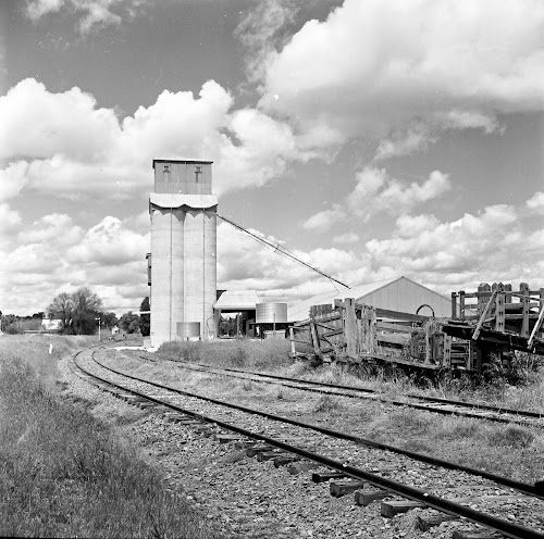 Finding a train room (3), and have a beer