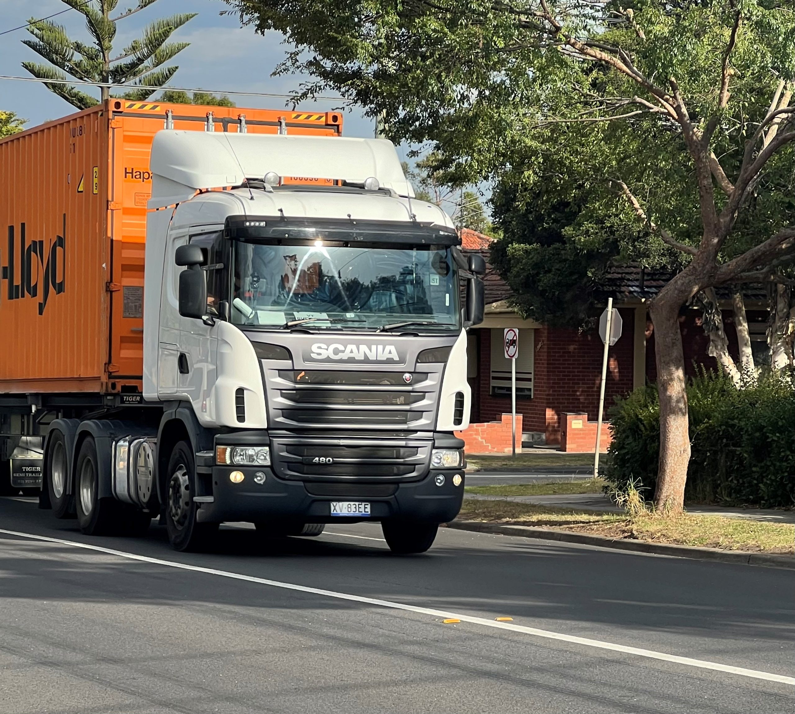 Truck driver kills motorcyclist in Melbourne