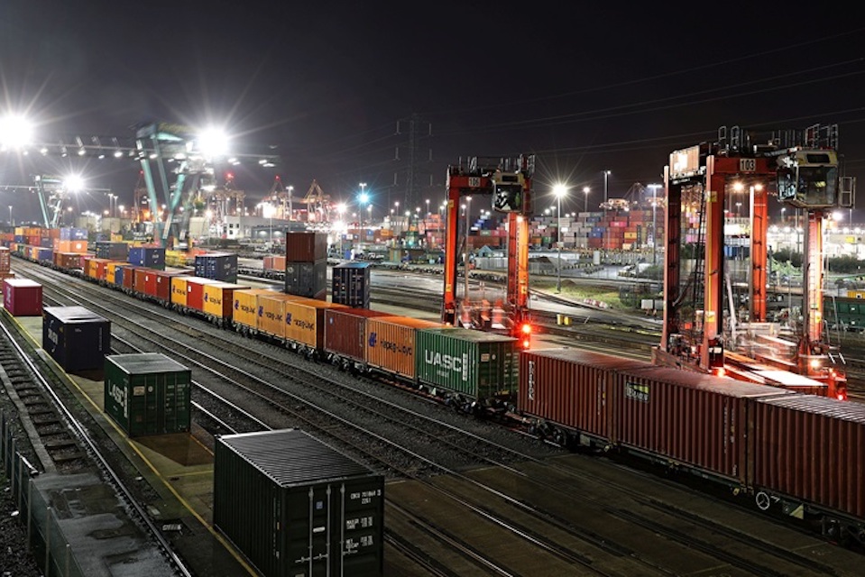 UK Rail Minister thanks the freight sector for a year of outstanding work