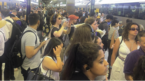 Widespread delays across Sydney rail network spark peak hour commuter chaos