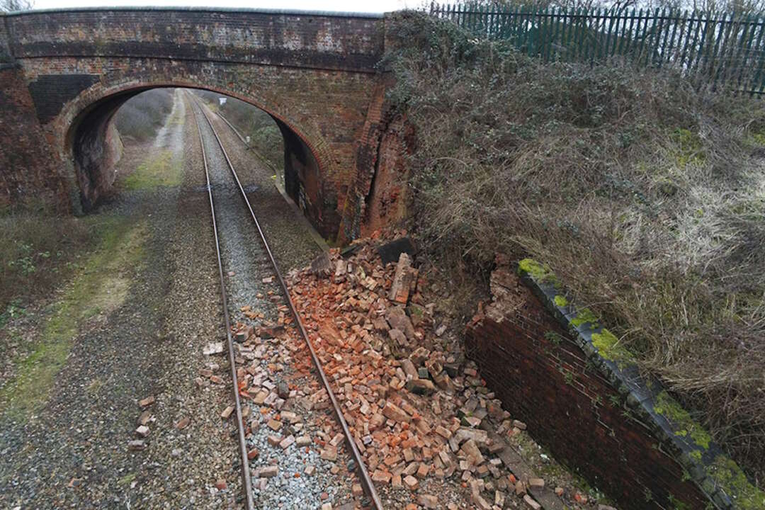 RAIB issues report into train striking debris in Oxfordshire