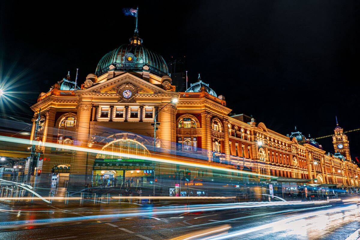 Man allegedly scales Flinders Street Station, causes HUGE damage across Melbourne