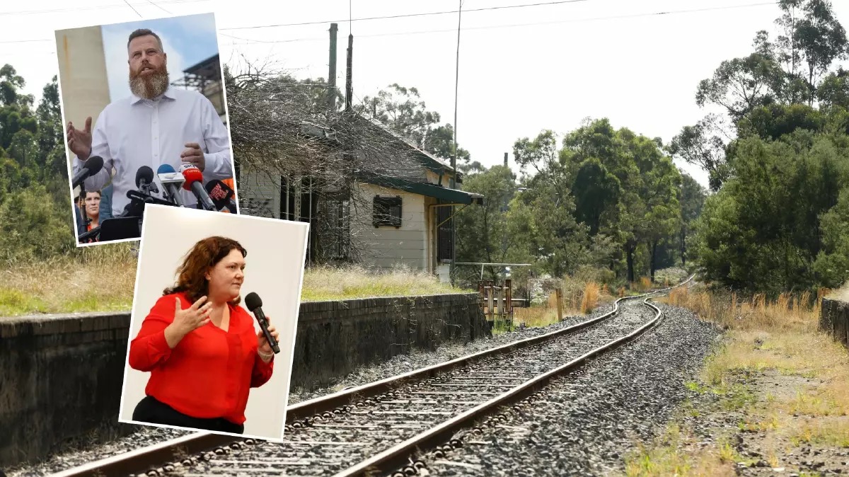 Federal MPs demand state investigates buying old rail for Hunter passengers