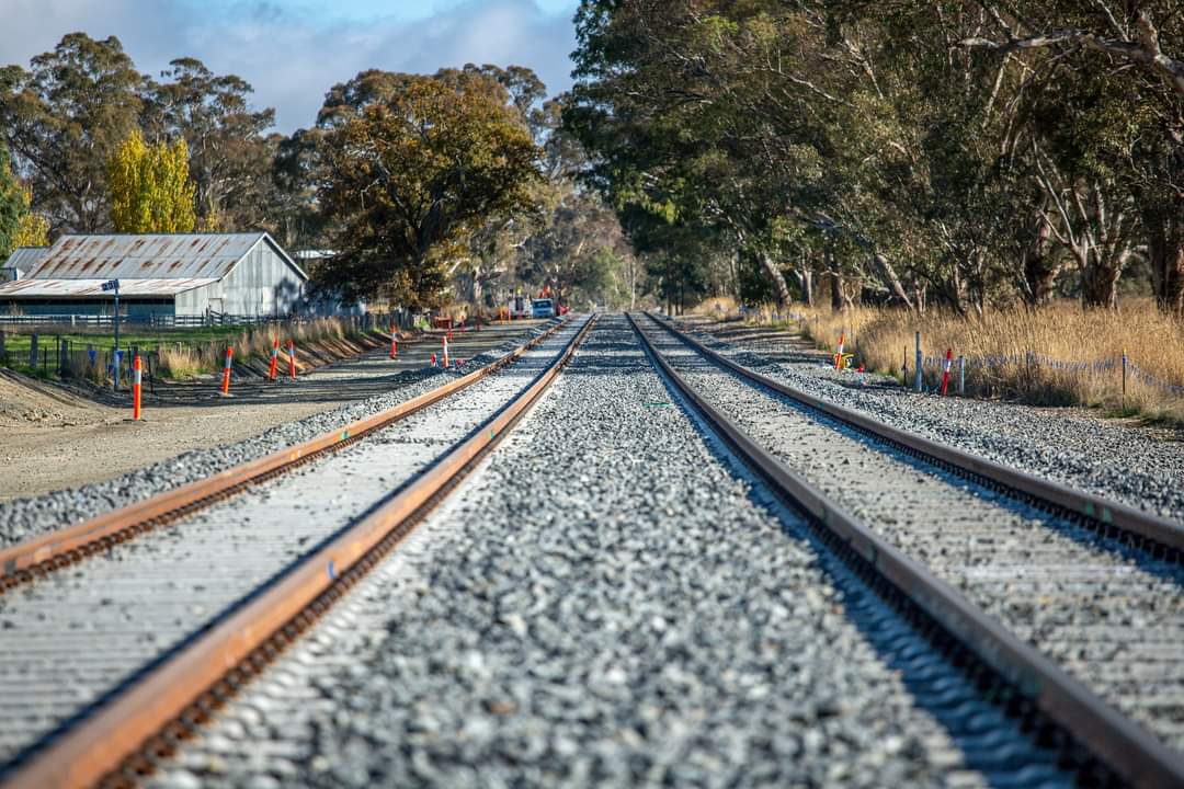 V/Line opens Elmhurst Loop to the usual criticism of poor planning