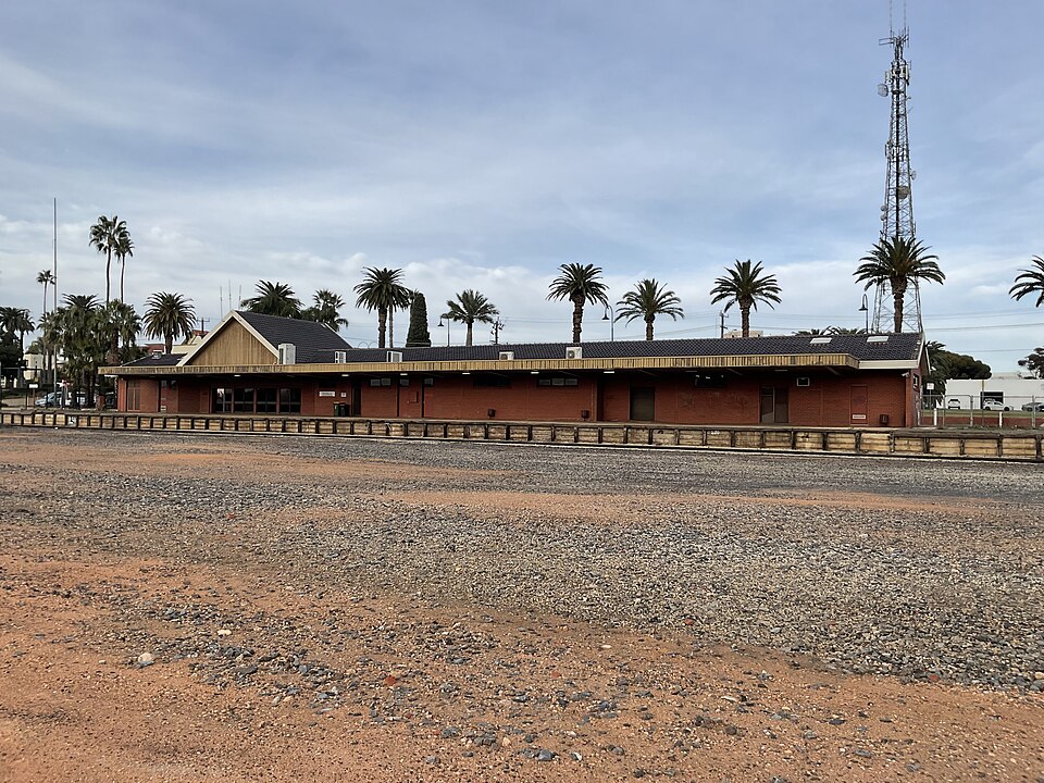 Is Mildura Victoria’s most isolated city? Rail push gathers steam