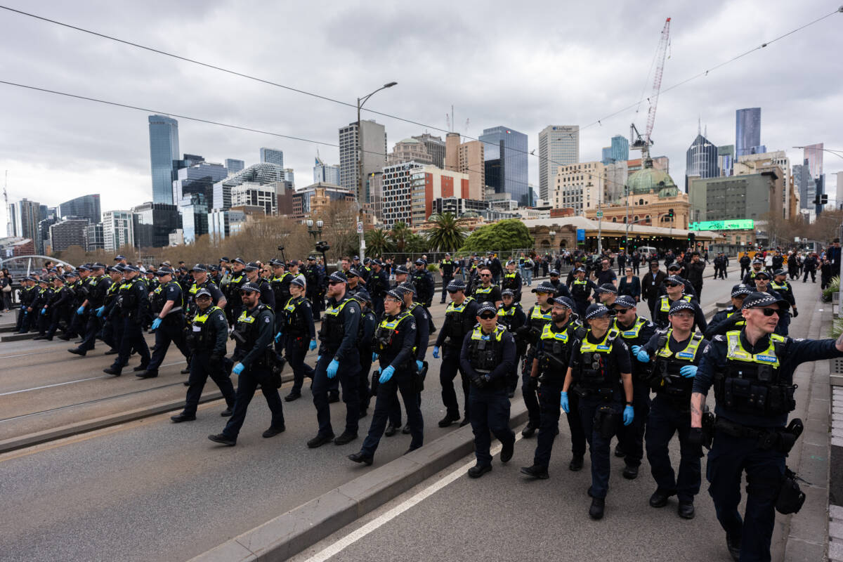 Tom Elliott goes head-to-head with city protester following day of violence