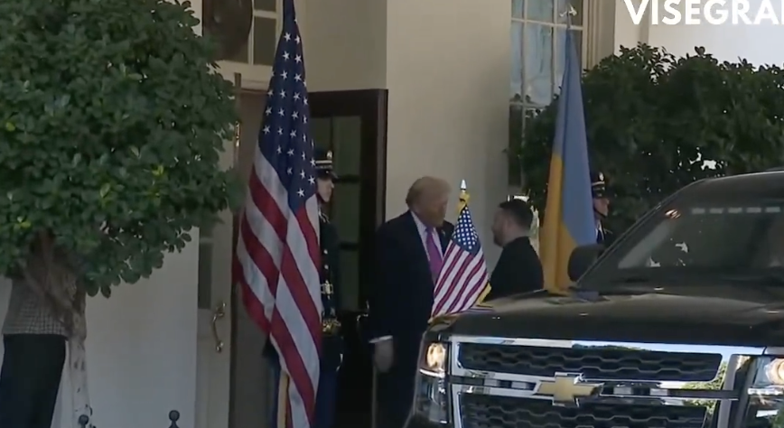 Trump Hosts Zelensky at White House After Putin Call to Advance Ukraine Ceasefire
