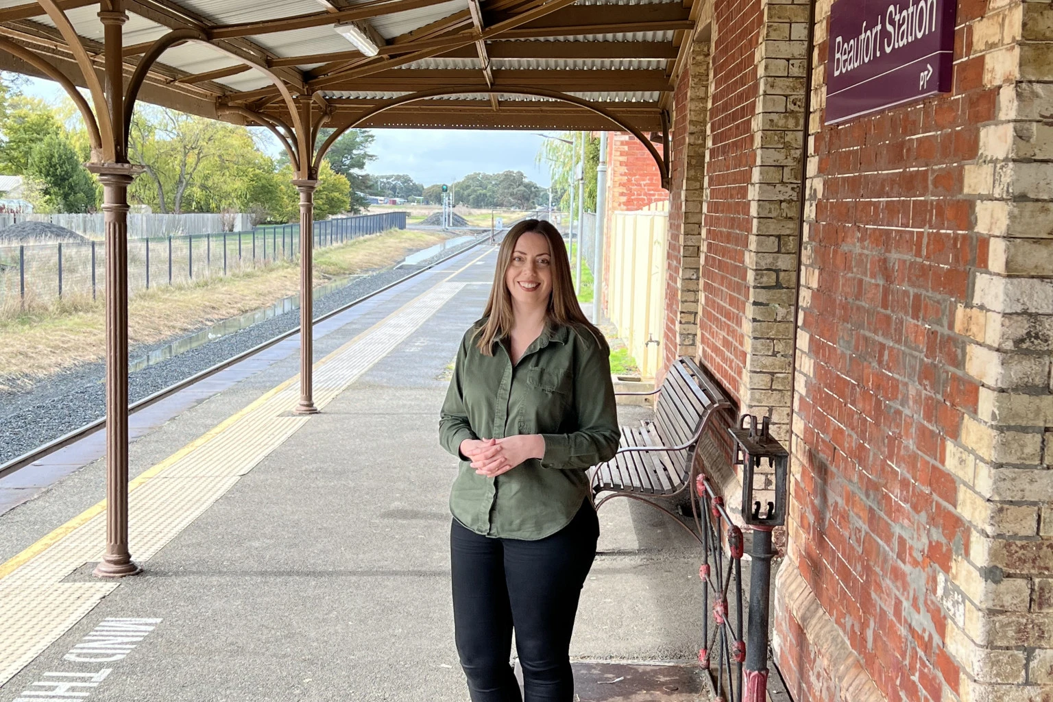 Late night train to Ararat proves popular