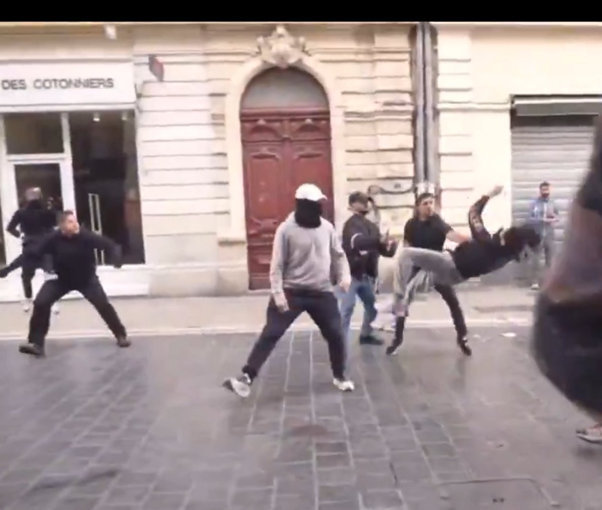 Street Clashes Erupt Between Nationalists and Protesters in French Cities